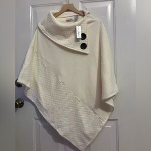 La Moda -fleece, asymmetric collar, big button poncho